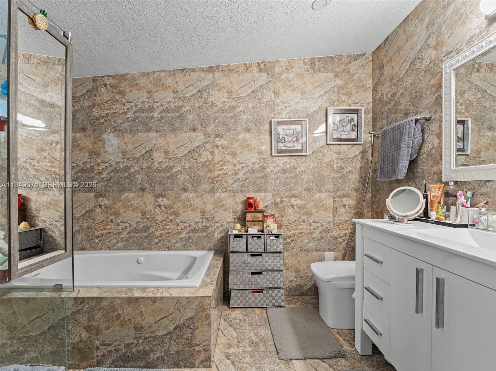 WESTWOOD LAKE 4TH ADDN - Residential