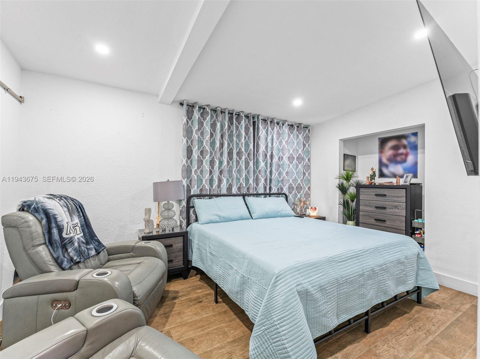 WESTWOOD LAKE 4TH ADDN - Residential