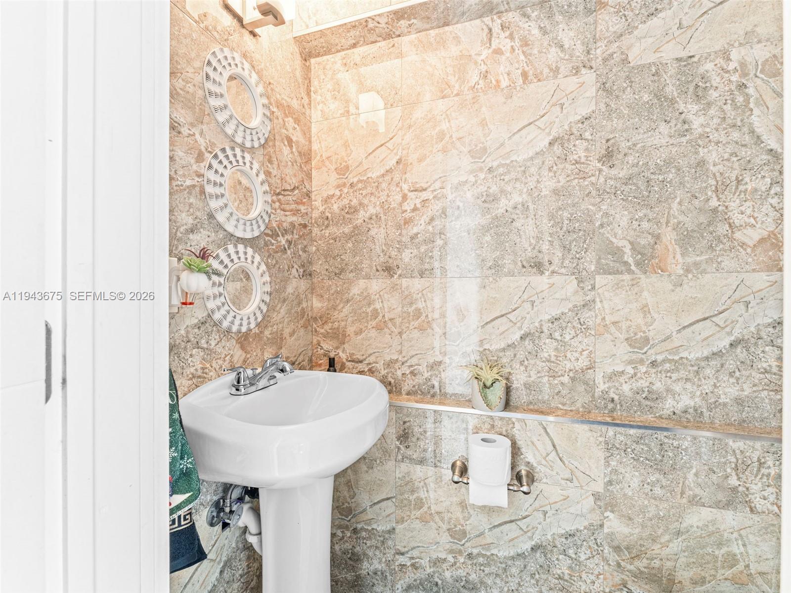 WESTWOOD LAKE 4TH ADDN - Residential