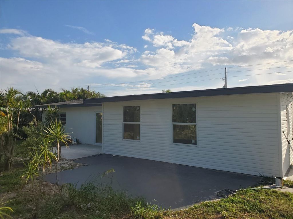 Photo of 219 Riomar Dr, Port Saint Lucie, FL 34952 (MLS # A11238229)