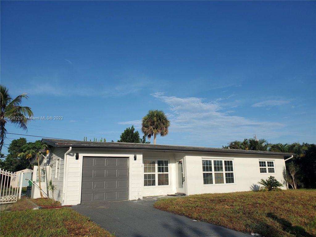 Photo of 219 Riomar Dr, Port Saint Lucie, FL 34952 (MLS # A11238229)