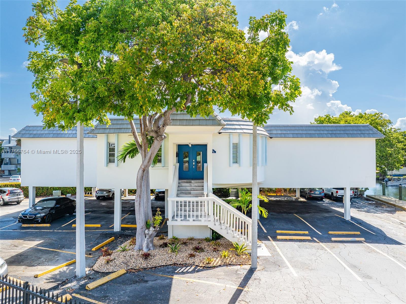 KEYSTONE HARBOR CLUB COND - Residential