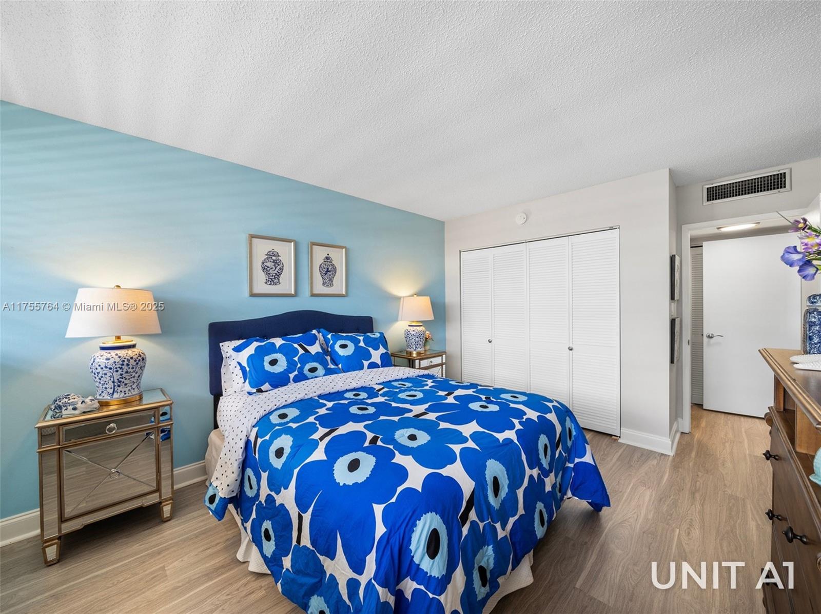 KEYSTONE HARBOR CLUB COND - Residential