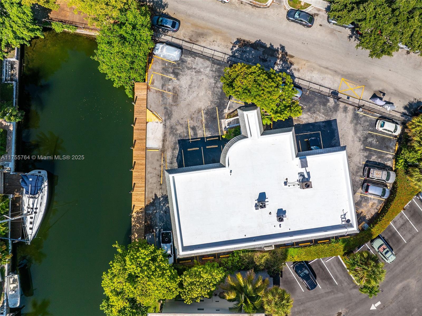 KEYSTONE HARBOR CLUB COND - Residential