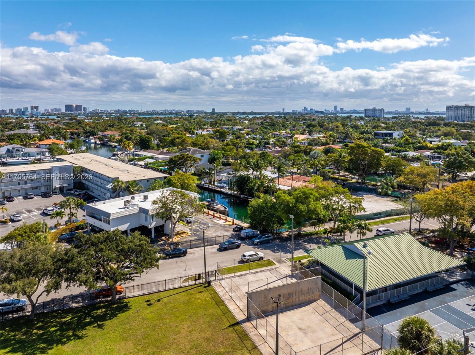 KEYSTONE HARBOR CLUB COND - Residential