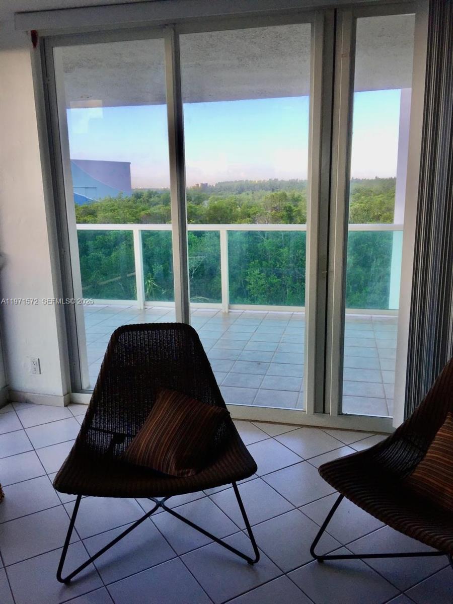 ARLEN HOUSE EAST CONDO - Residential