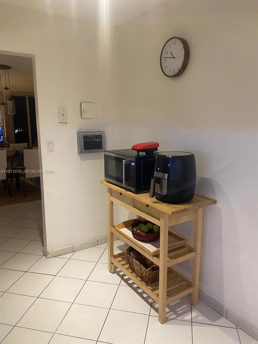 ARLEN HOUSE EAST CONDO - Residential