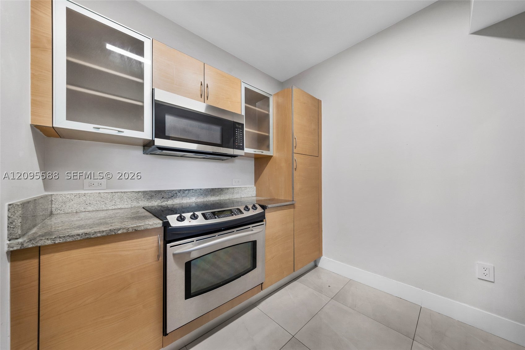 2775 NE 187th St 318