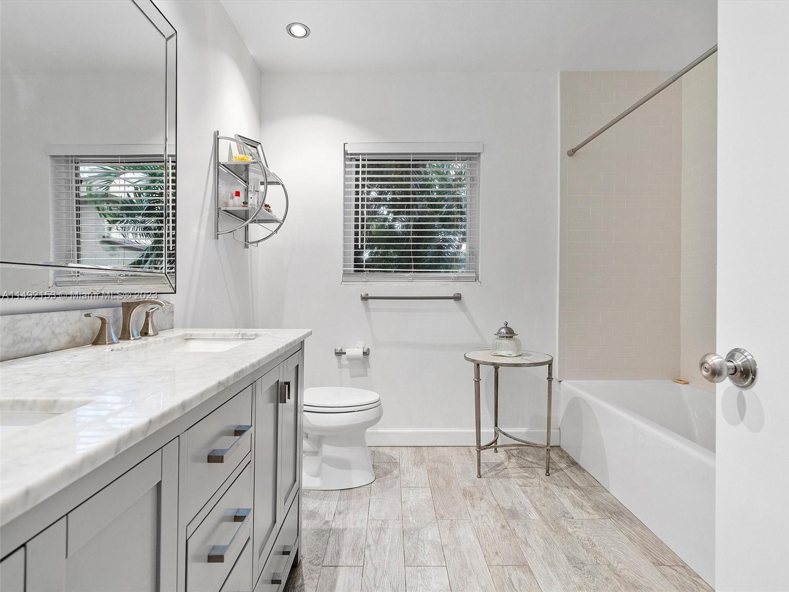 REPLAT OF TRACK B MIAMI S - Residential