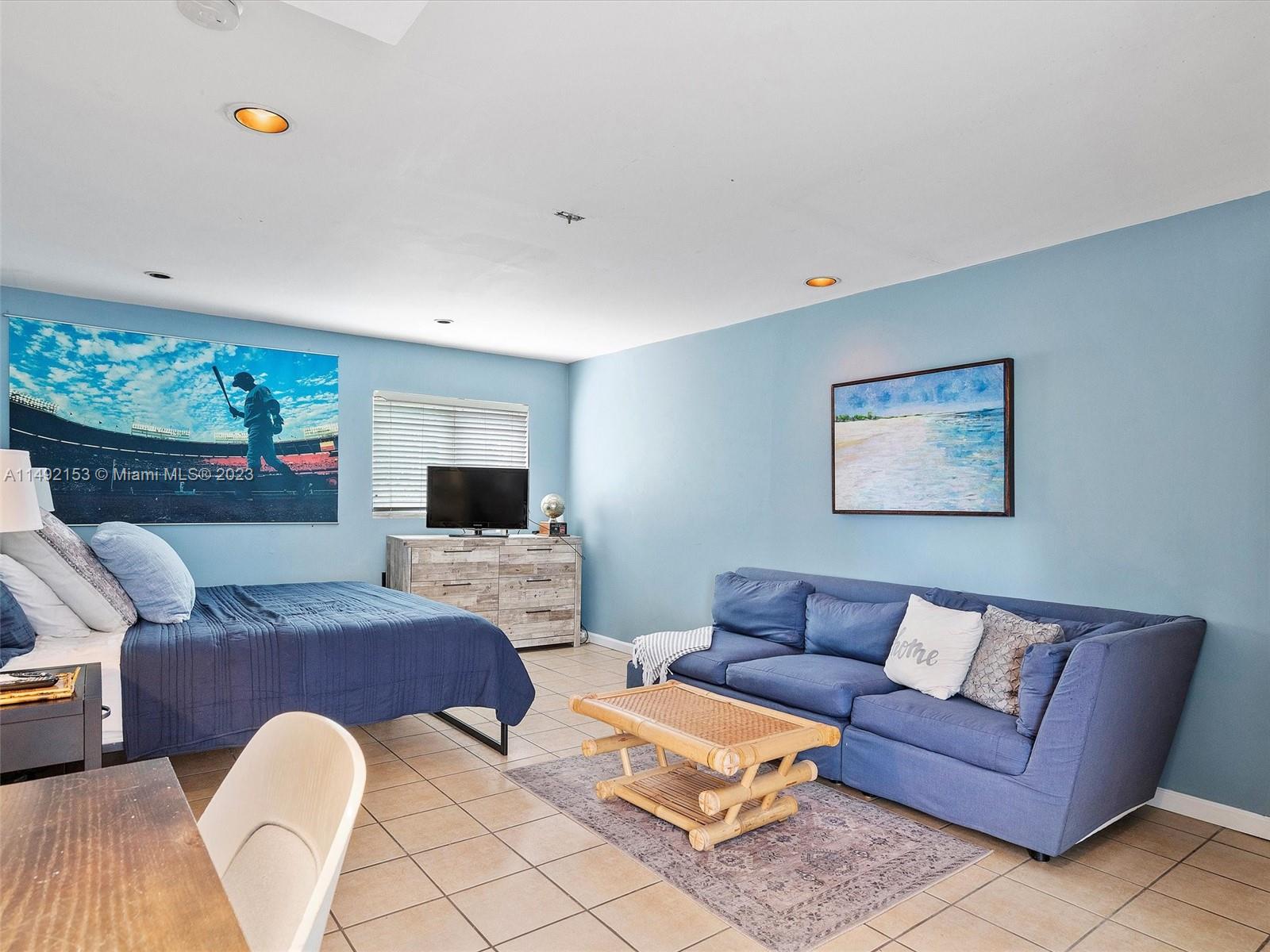 REPLAT OF TRACK B MIAMI S - Residential