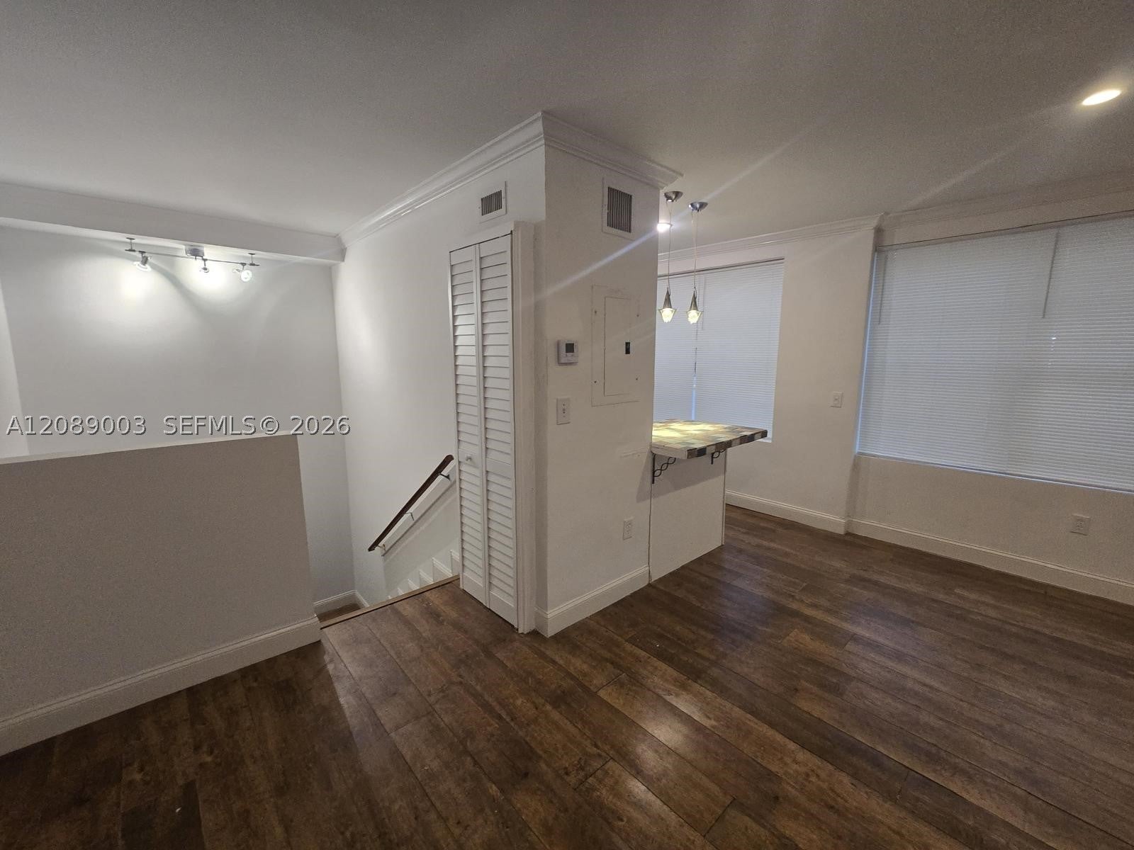1460 Ocean Dr 201