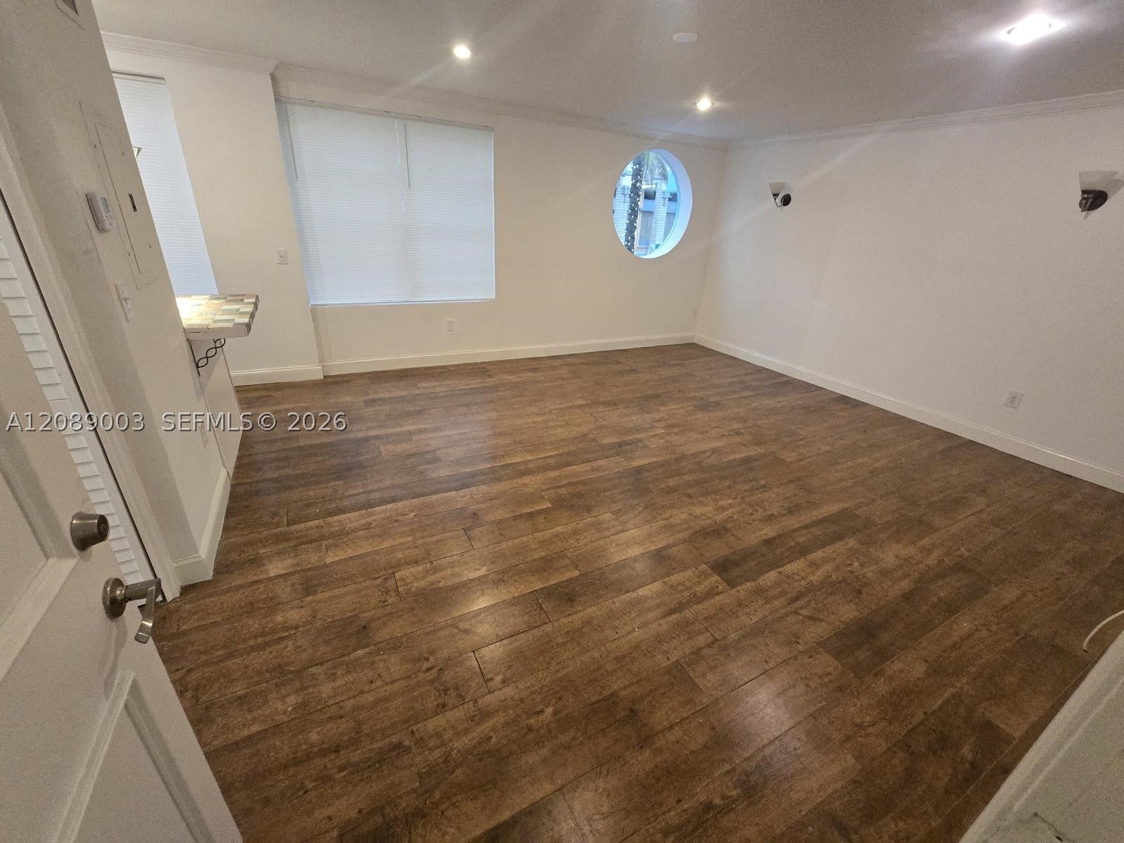 1460 Ocean Dr 201