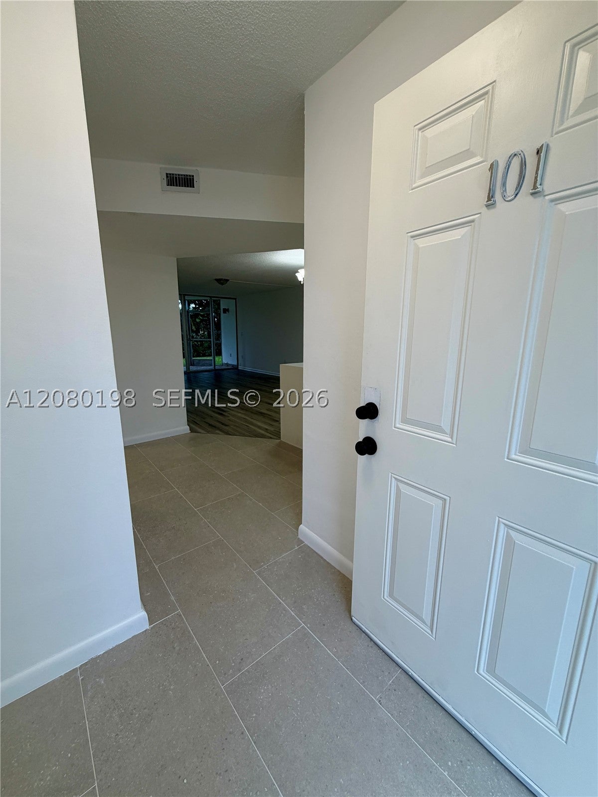 1101 NE 191st St H101