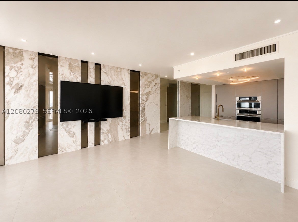 16699 Collins Ave 2907