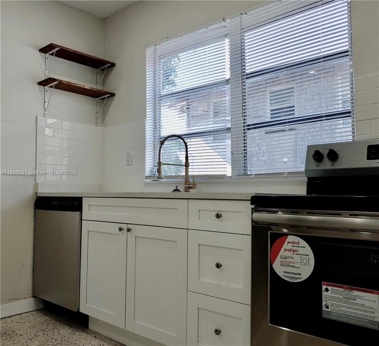 LAWRENCE EST LAND CO SUB - Residential