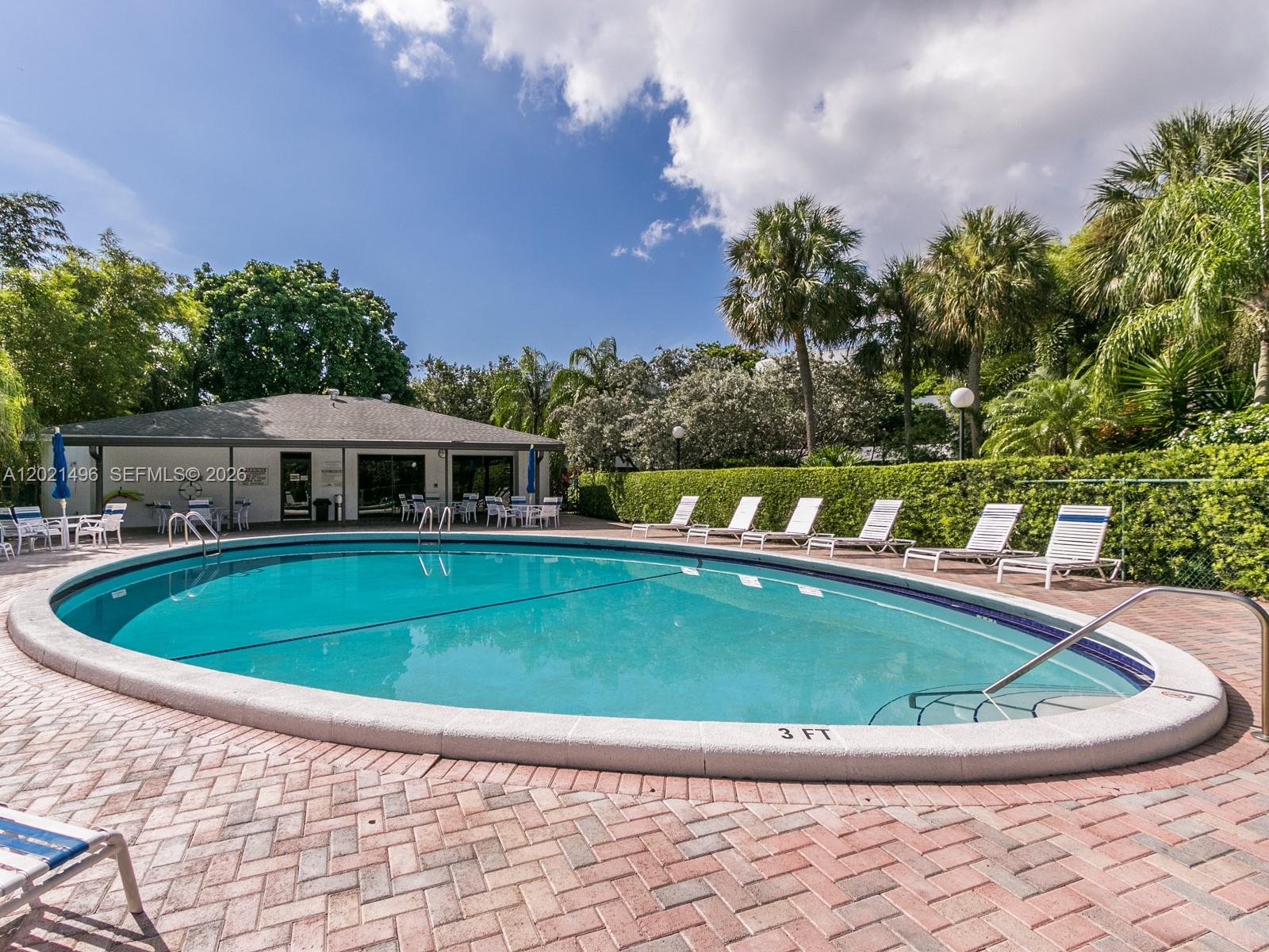 SHERIDAN BY THE BEACH CON - Residential