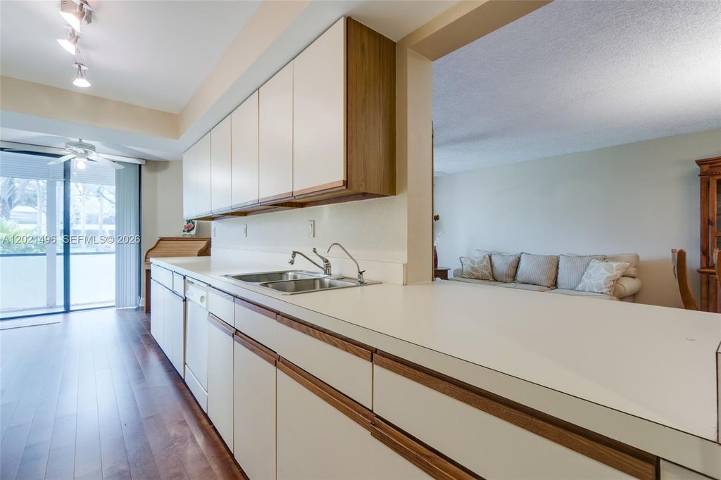 Photo of 1420 Sheridan St #3H, Hollywood, FL 33020 (MLS # A12021496)