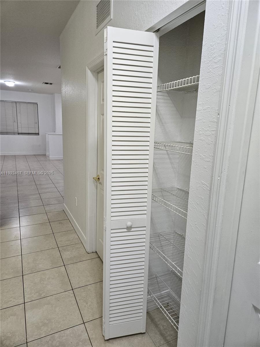 VILABELLA CENTRAL PARK CO - Residential Lease