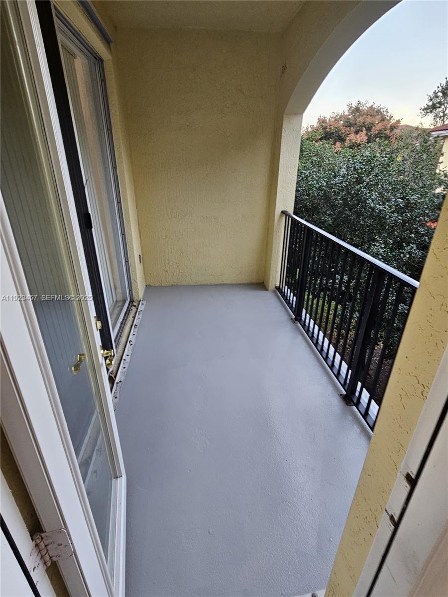 VILABELLA CENTRAL PARK CO - Residential Lease