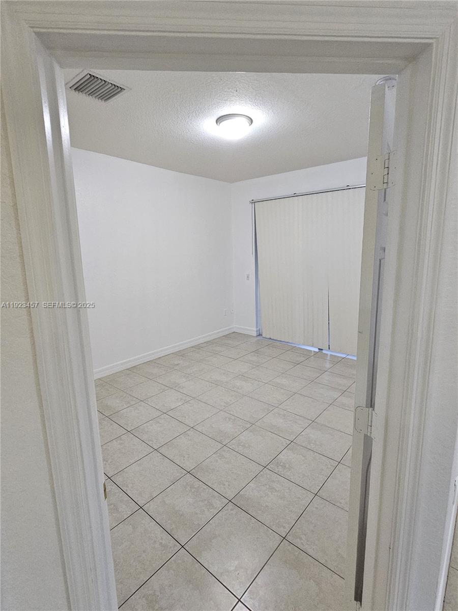 VILABELLA CENTRAL PARK CO - Residential Lease