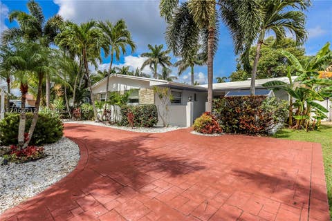 Photo of 1102 N 13th Ave, Hollywood, FL 33019 (MLS # A12062712)