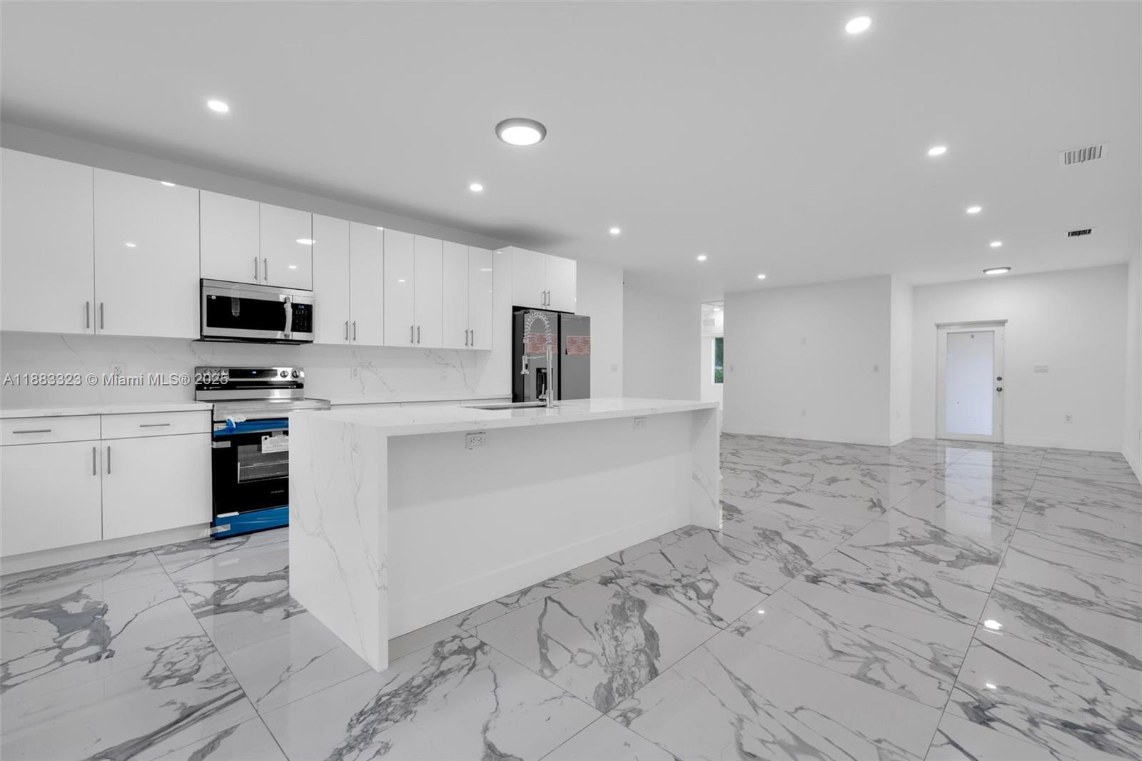RICHARDS SUB - Residential Lease