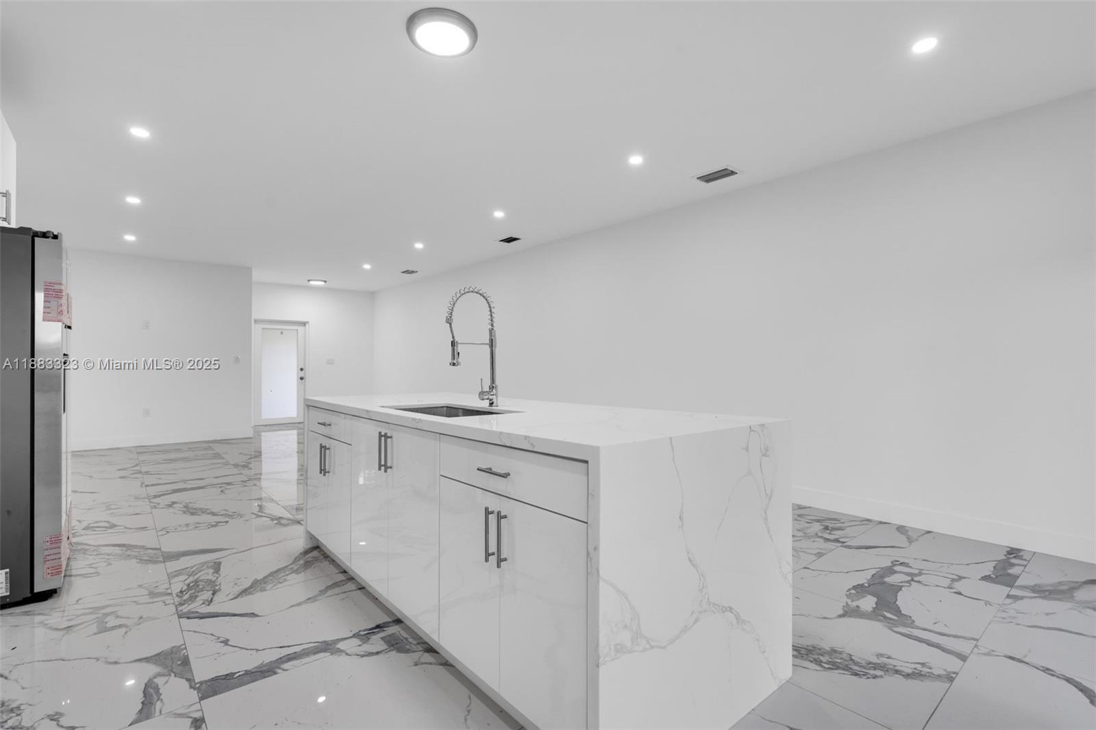 RICHARDS SUB - Residential Lease