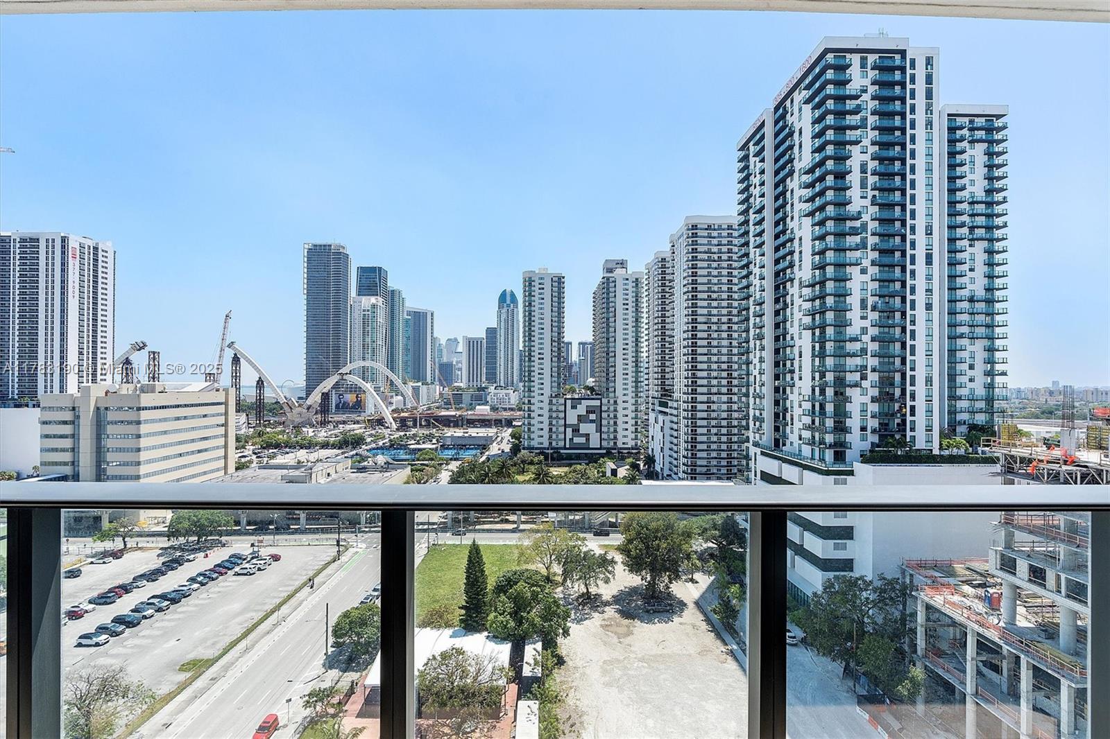 CANVAS CONDO - Residential