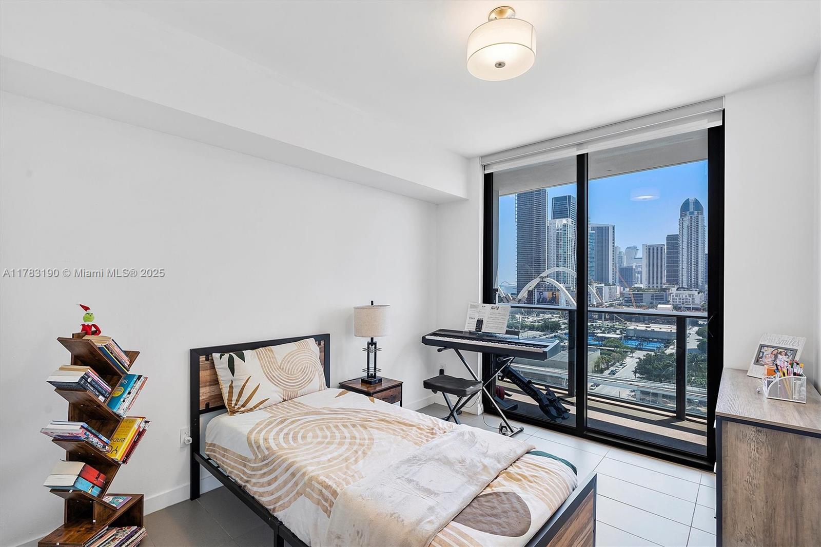CANVAS CONDO - Residential