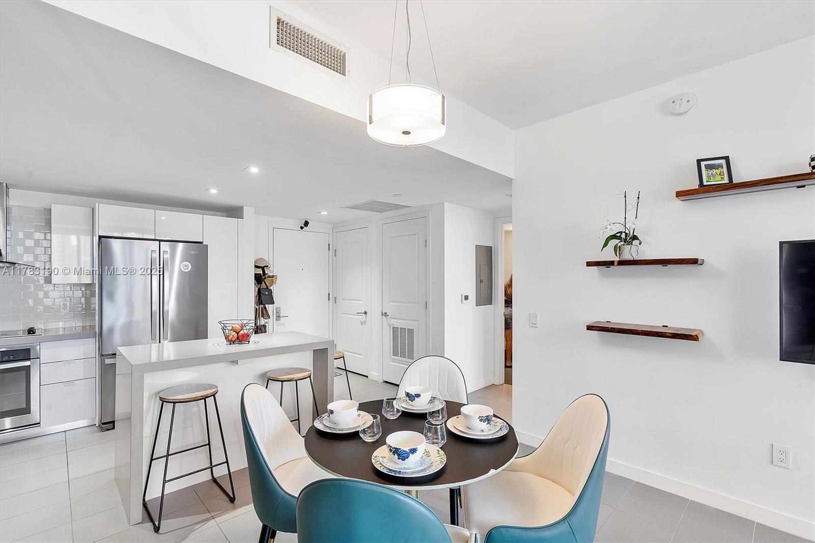 CANVAS CONDO - Residential