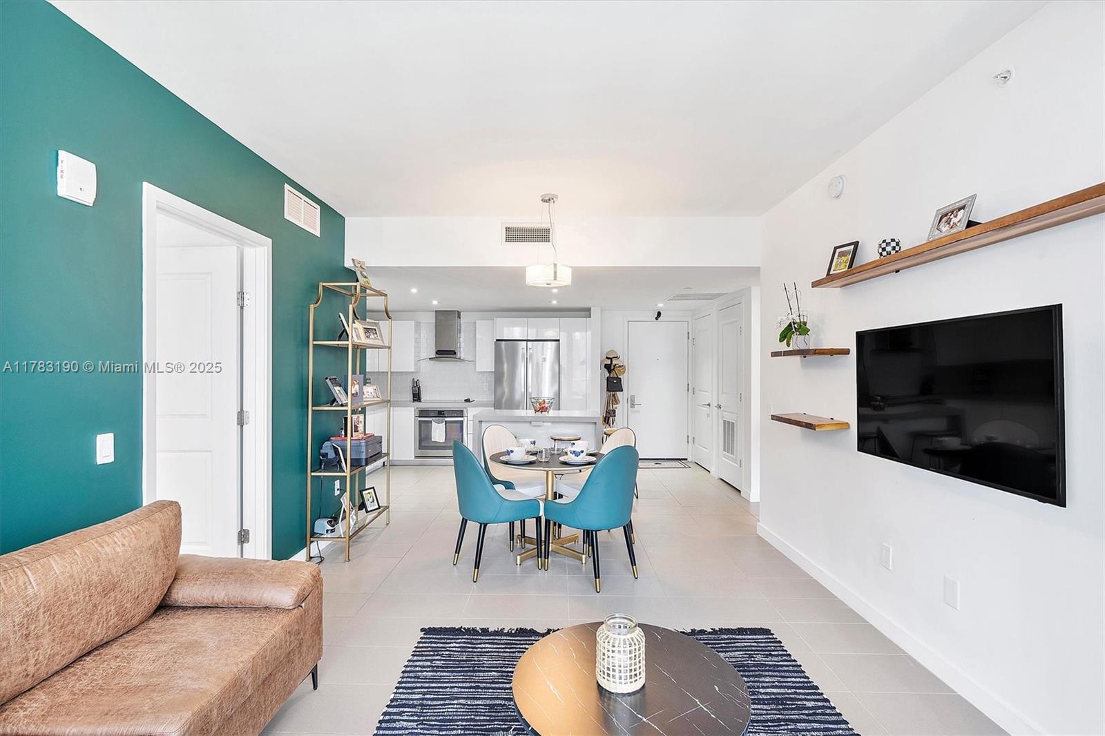 CANVAS CONDO - Residential