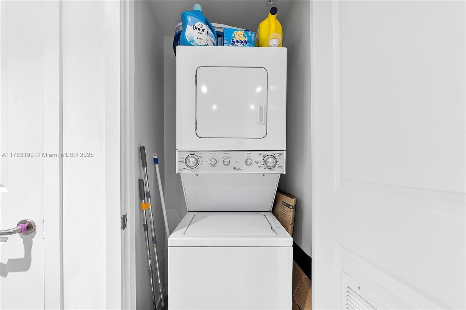CANVAS CONDO - Residential