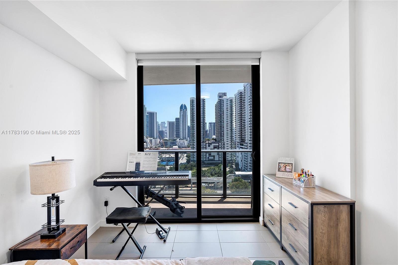 CANVAS CONDO - Residential