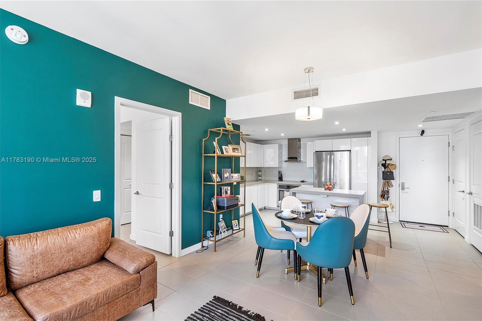 CANVAS CONDO - Residential