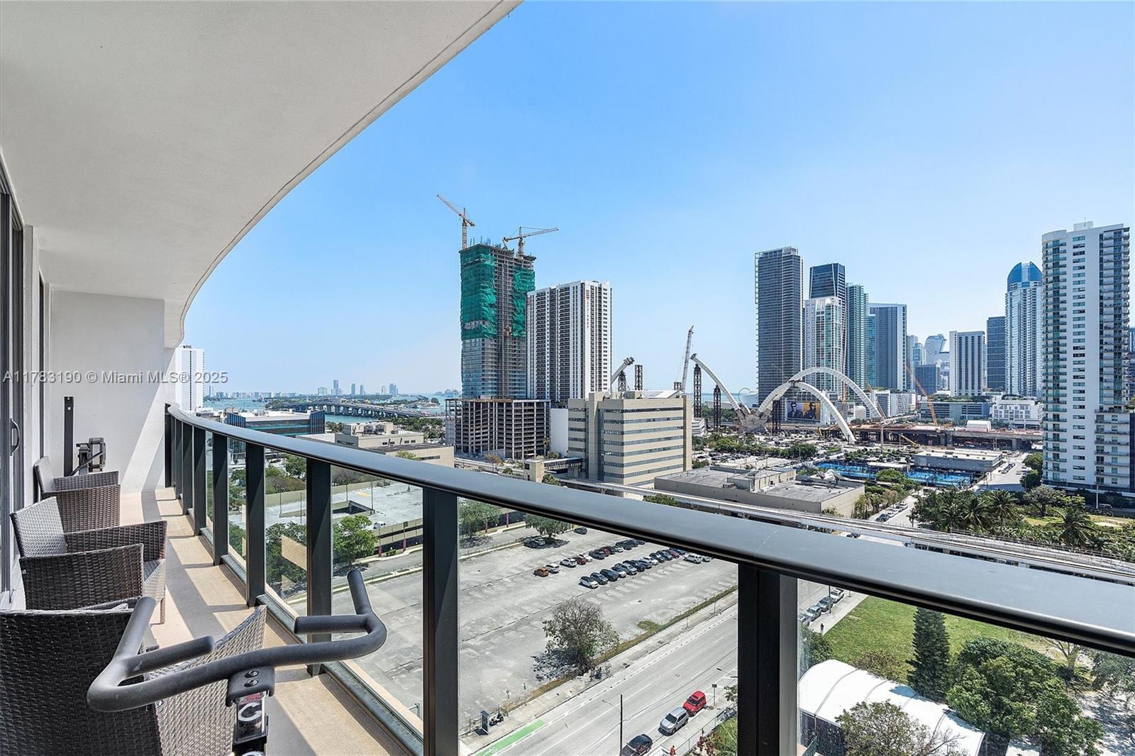 CANVAS CONDO - Residential