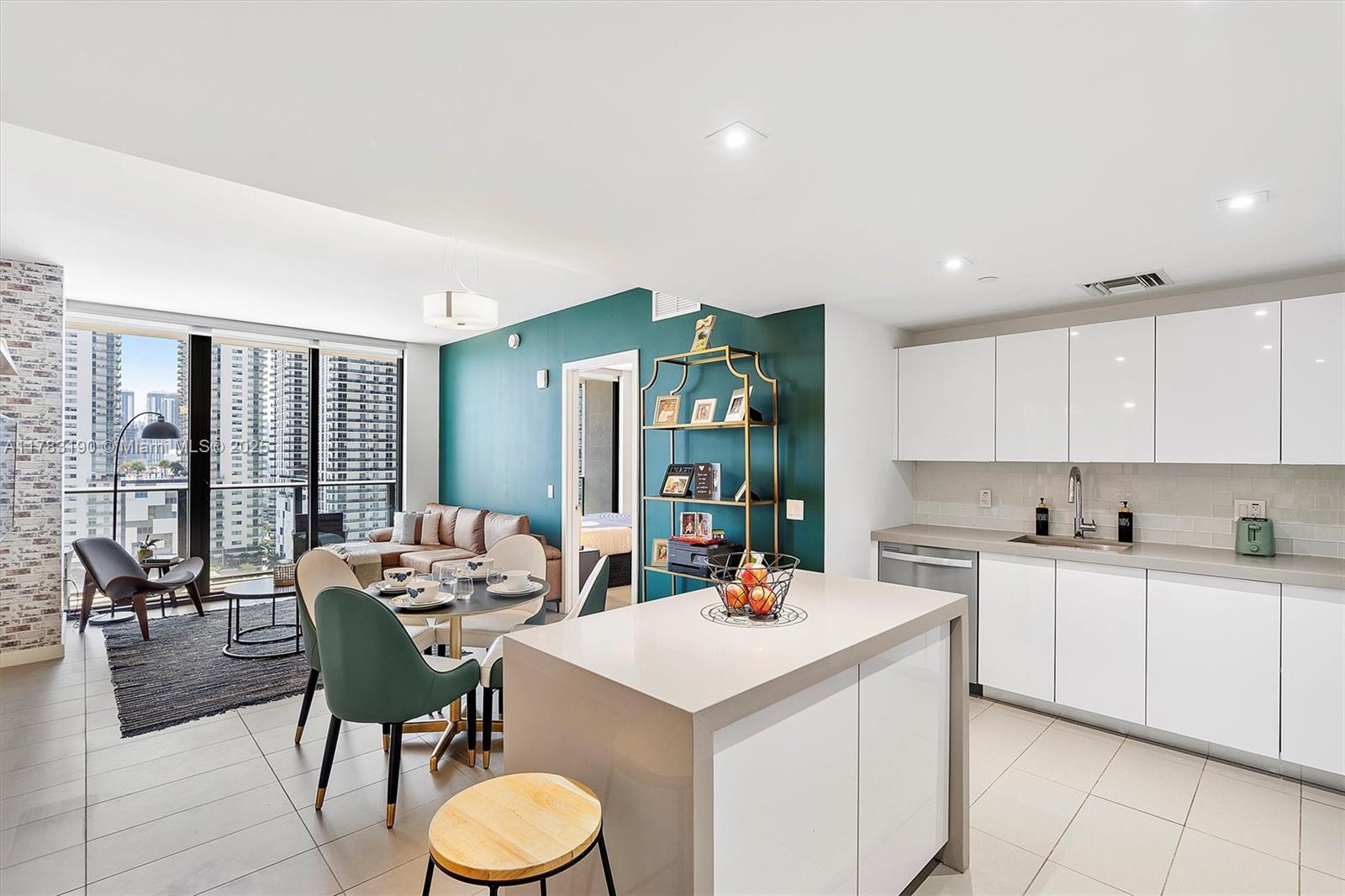 CANVAS CONDO - Residential