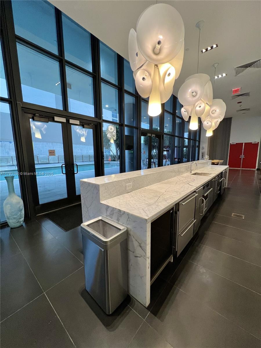 CANVAS CONDO - Residential