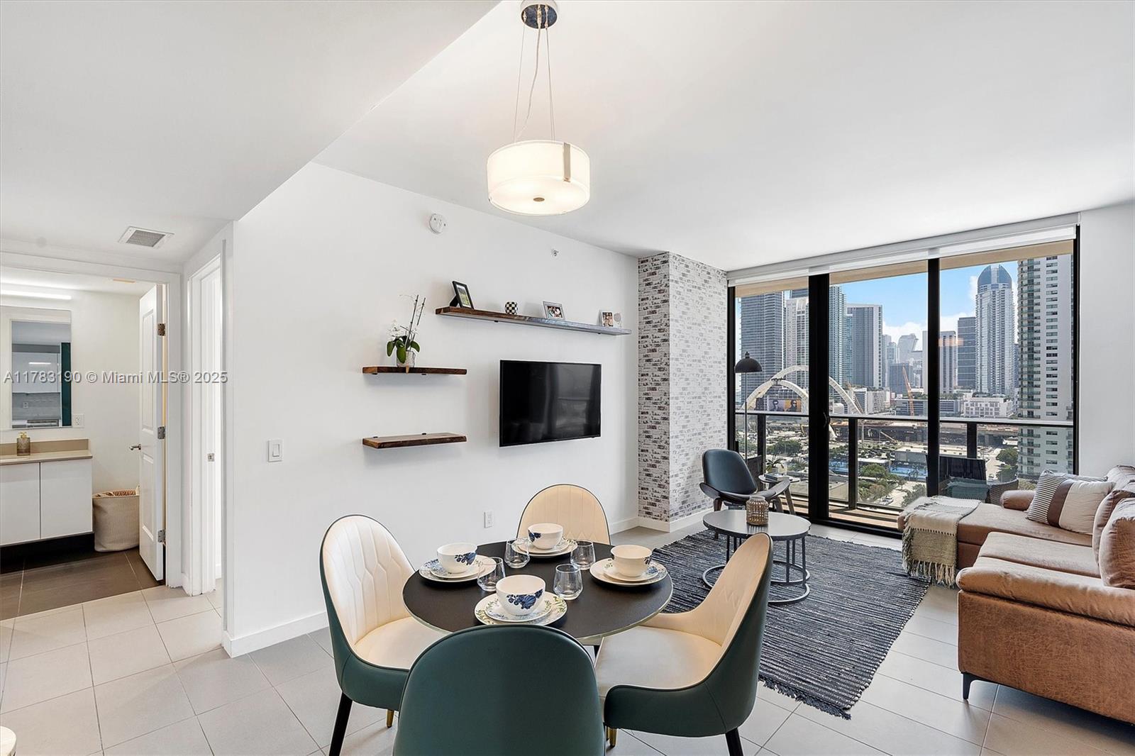 CANVAS CONDO - Residential