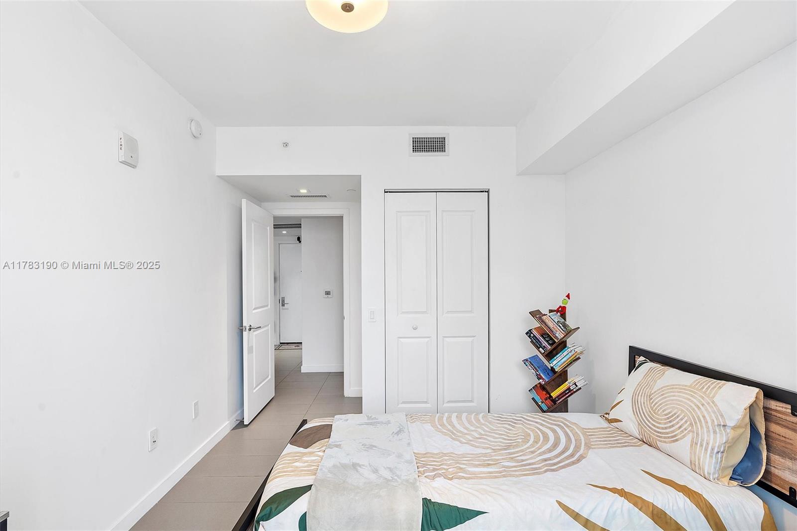 CANVAS CONDO - Residential