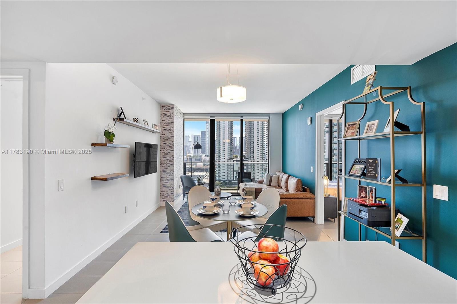 CANVAS CONDO - Residential