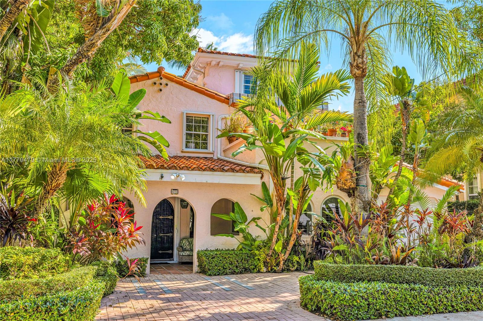 Property for Sale at 4515 N Bay Rd, Miami Beach, Miami-Dade County, Florida - Bedrooms: 3 
Bathrooms: 3  - $2,900,000