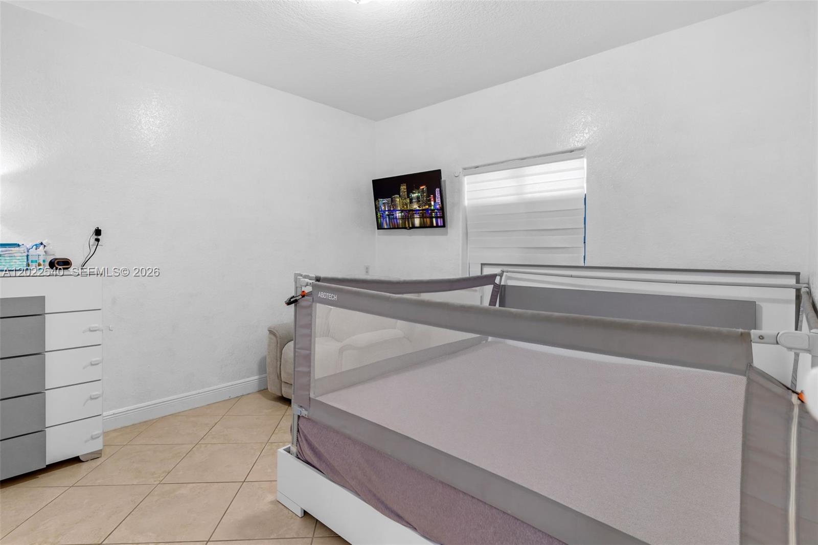 OLD BISCAYNE VILLAS CONDO - Residential