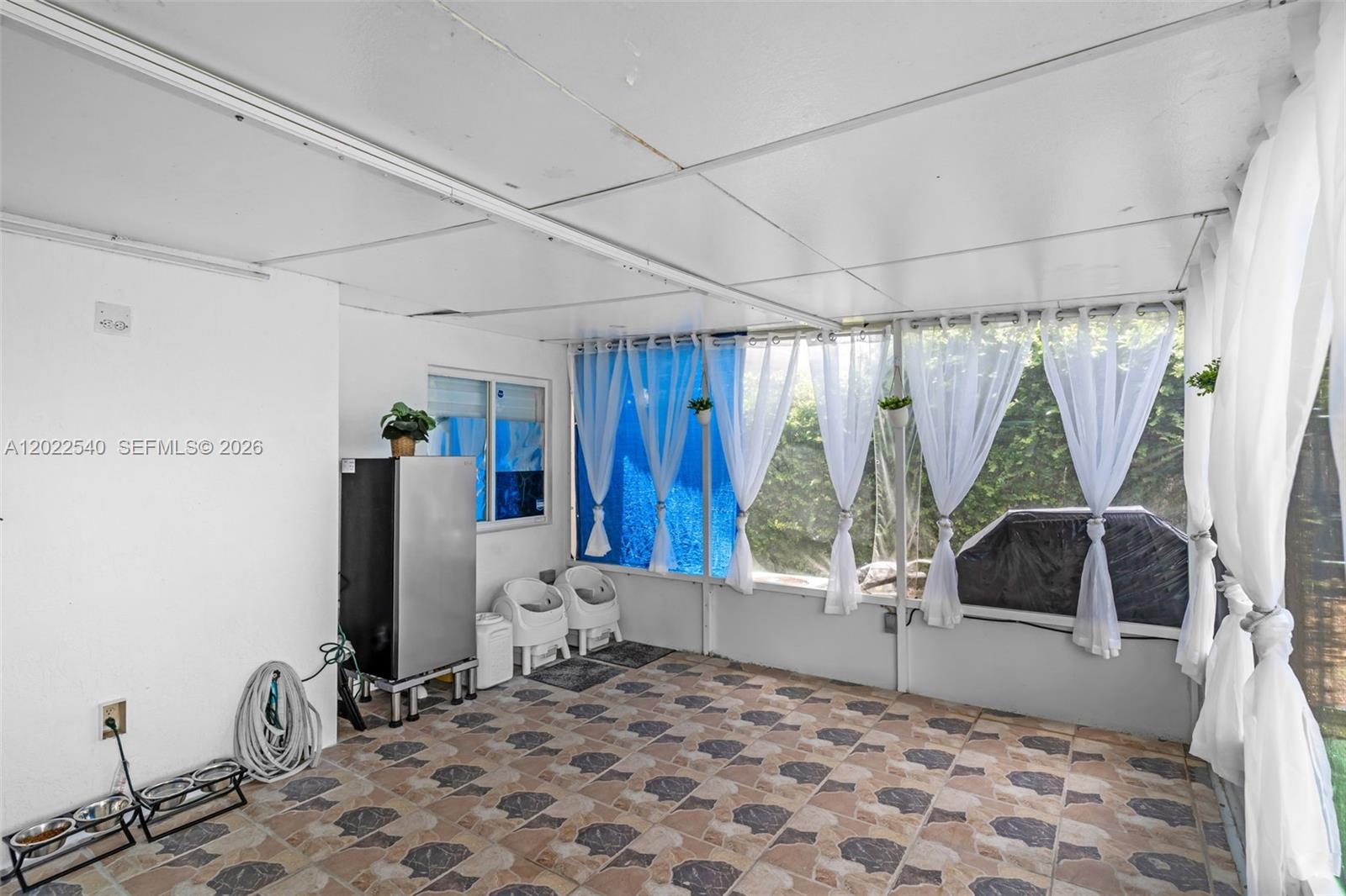 OLD BISCAYNE VILLAS CONDO - Residential
