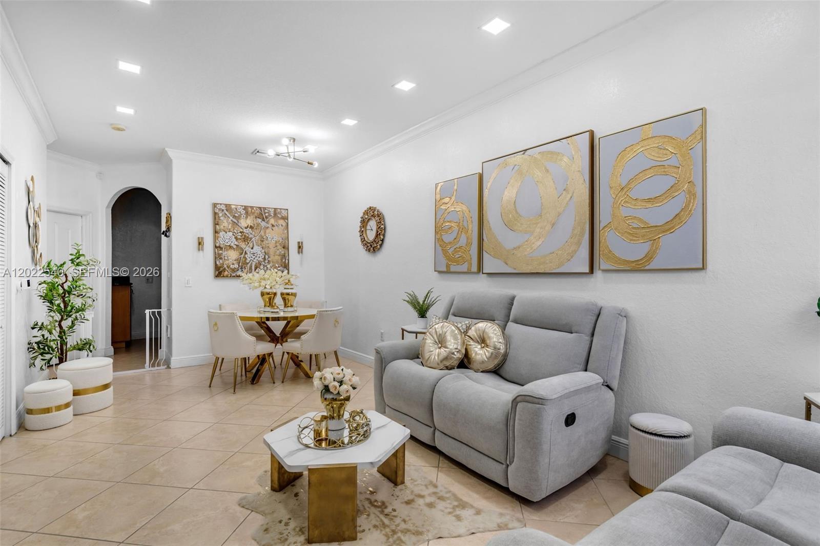 OLD BISCAYNE VILLAS CONDO - Residential