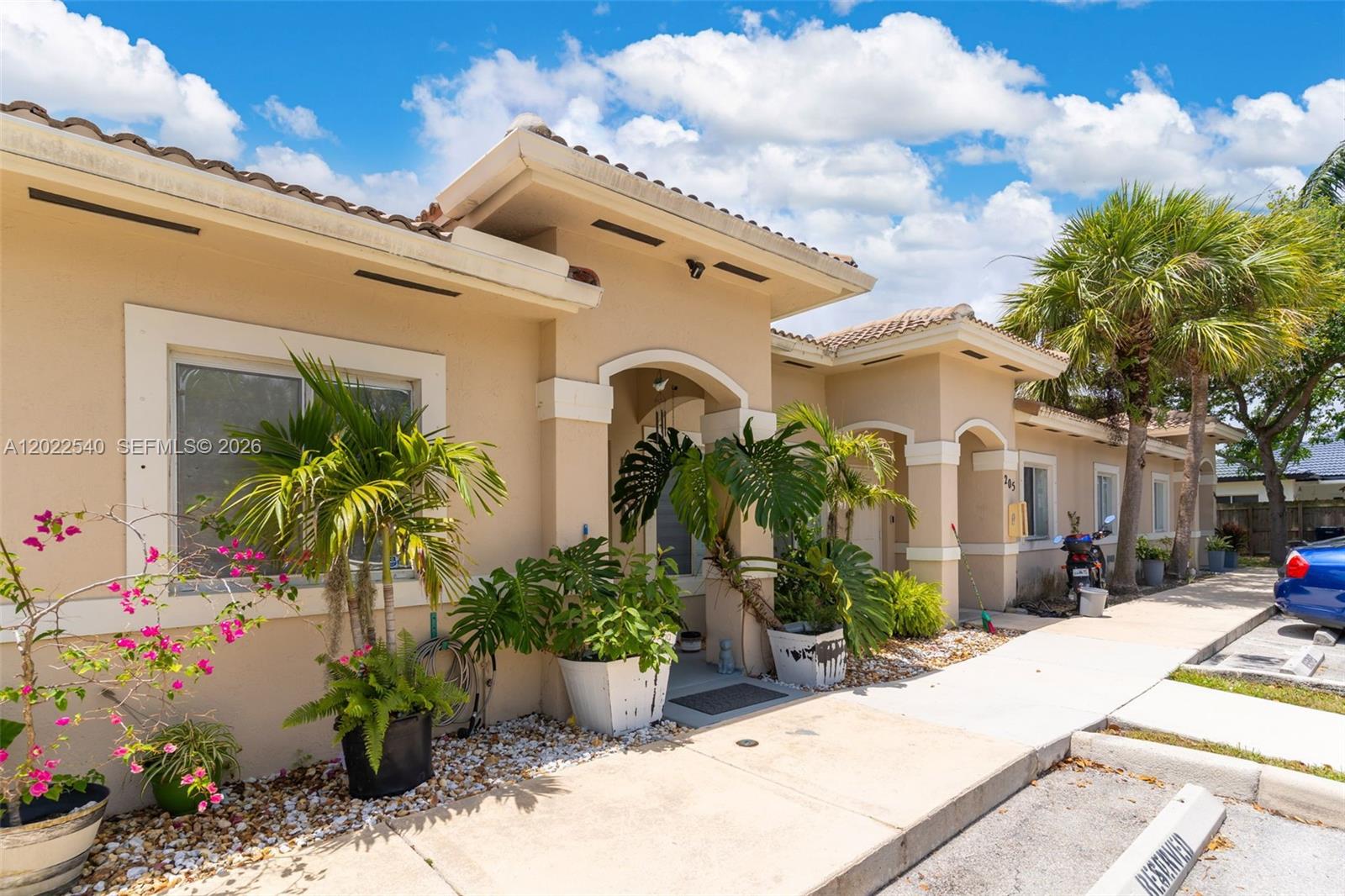 OLD BISCAYNE VILLAS CONDO - Residential