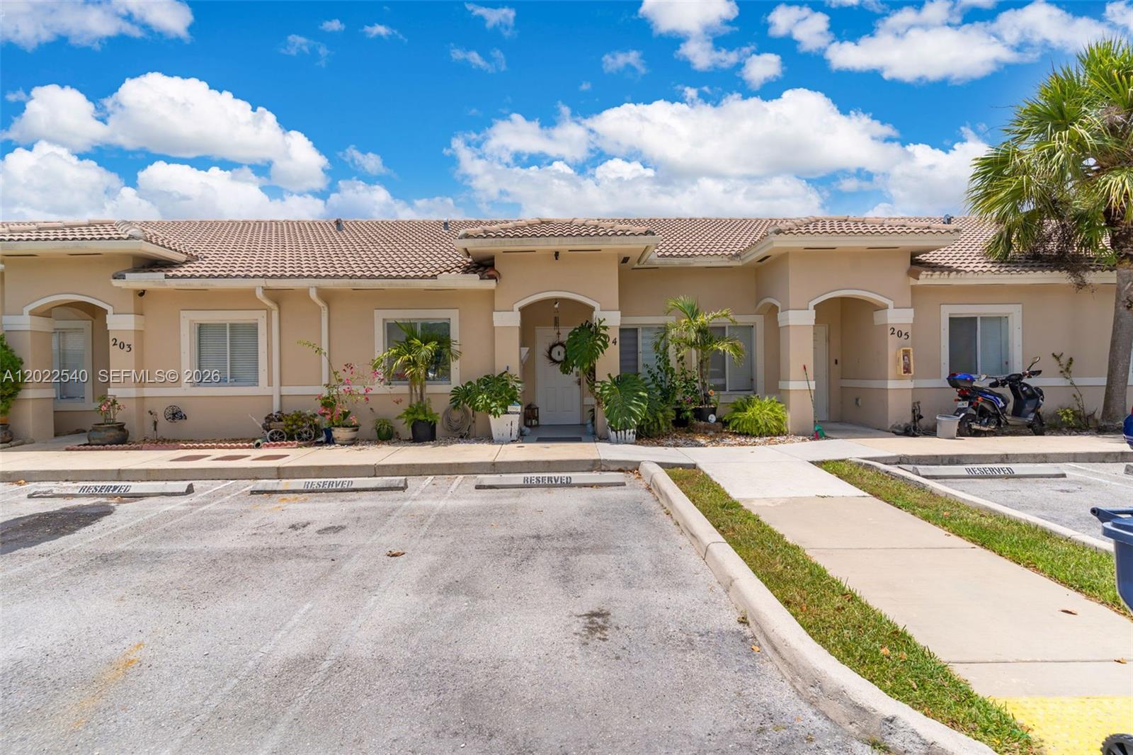 OLD BISCAYNE VILLAS CONDO - Residential