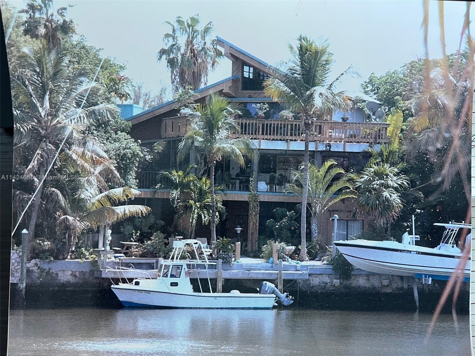 Property for Sale at 117 South Dr, Islamorada, Monroe County, Florida - Bedrooms: 4 
Bathrooms: 3  - $1,440,000