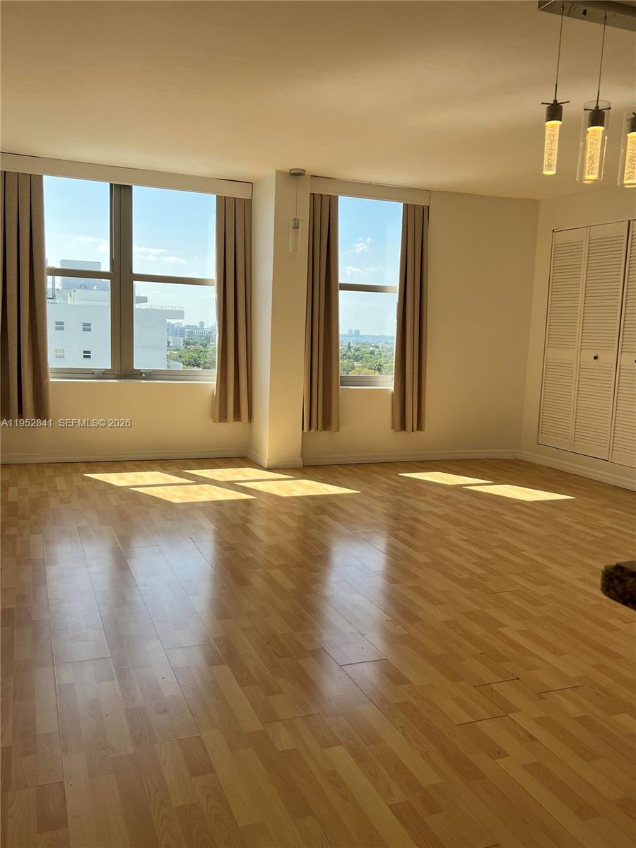 2899 Collins Ave 1502