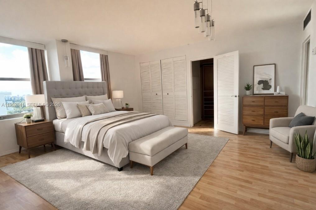 2899 Collins Ave 1502