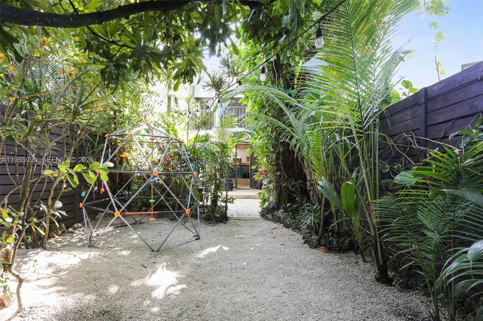 TIGERS TRAPP CONDO - Residential